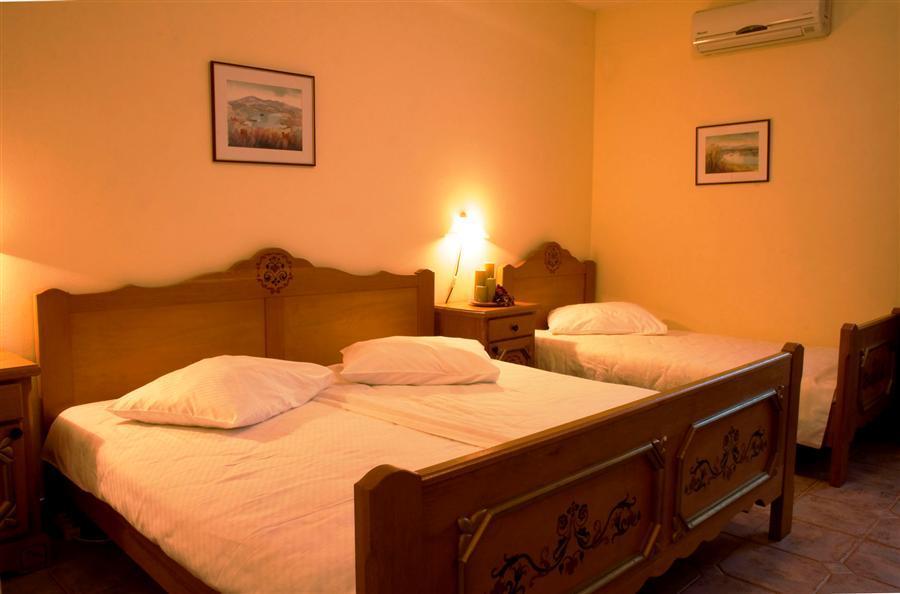 Hotel Kralj Tomislav Nova Gradiska Ngoại thất bức ảnh