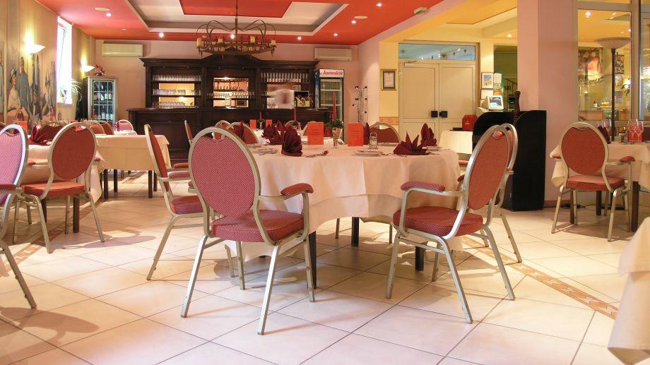 Hotel Kralj Tomislav Nova Gradiska Ngoại thất bức ảnh