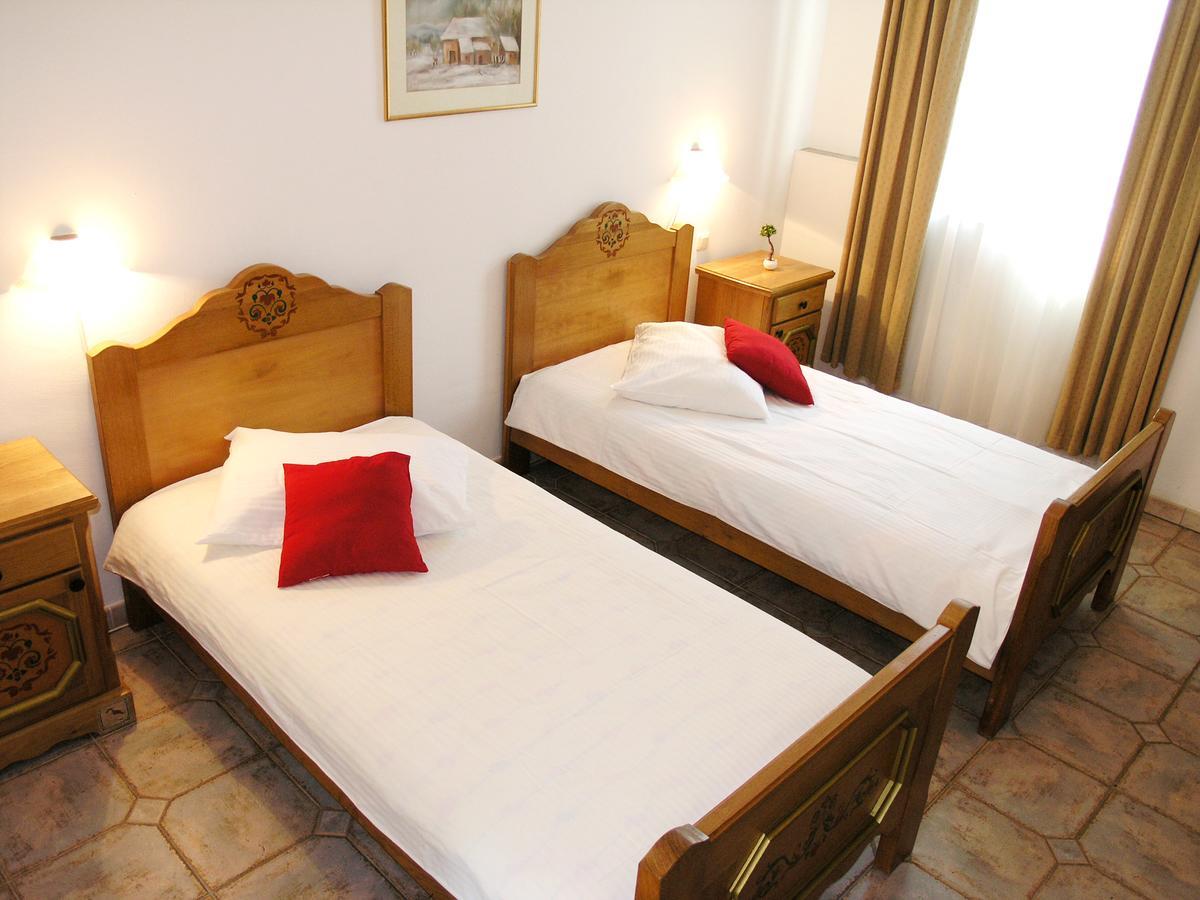 Hotel Kralj Tomislav Nova Gradiska Ngoại thất bức ảnh