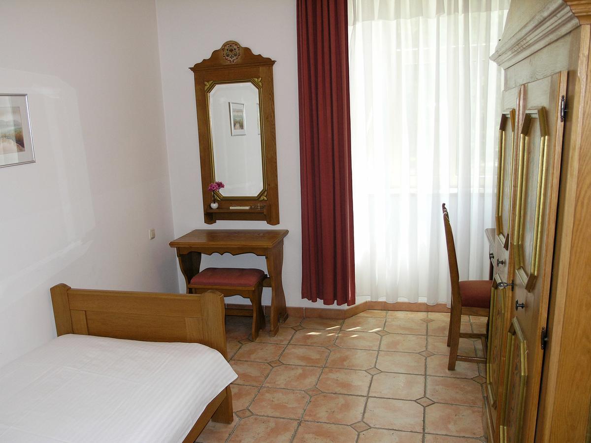 Hotel Kralj Tomislav Nova Gradiska Ngoại thất bức ảnh